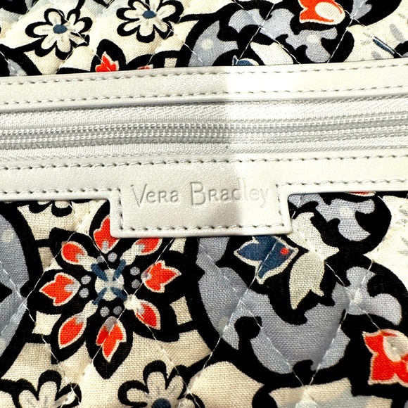 ❤️AMAZING DEAL❤️ Vera Bradley Trimmed Crossbody NWT - Picture 8 of 12